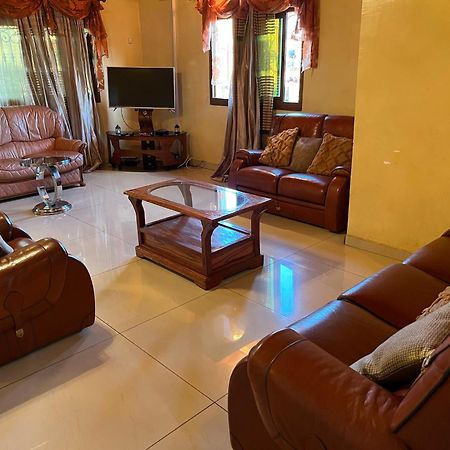 Appartement Moderne De 120M2 , Dote De Cameras De Surveying Et Situe A Maetur Nkomo, Un Quartier Residentiel ياوندي المظهر الخارجي الصورة