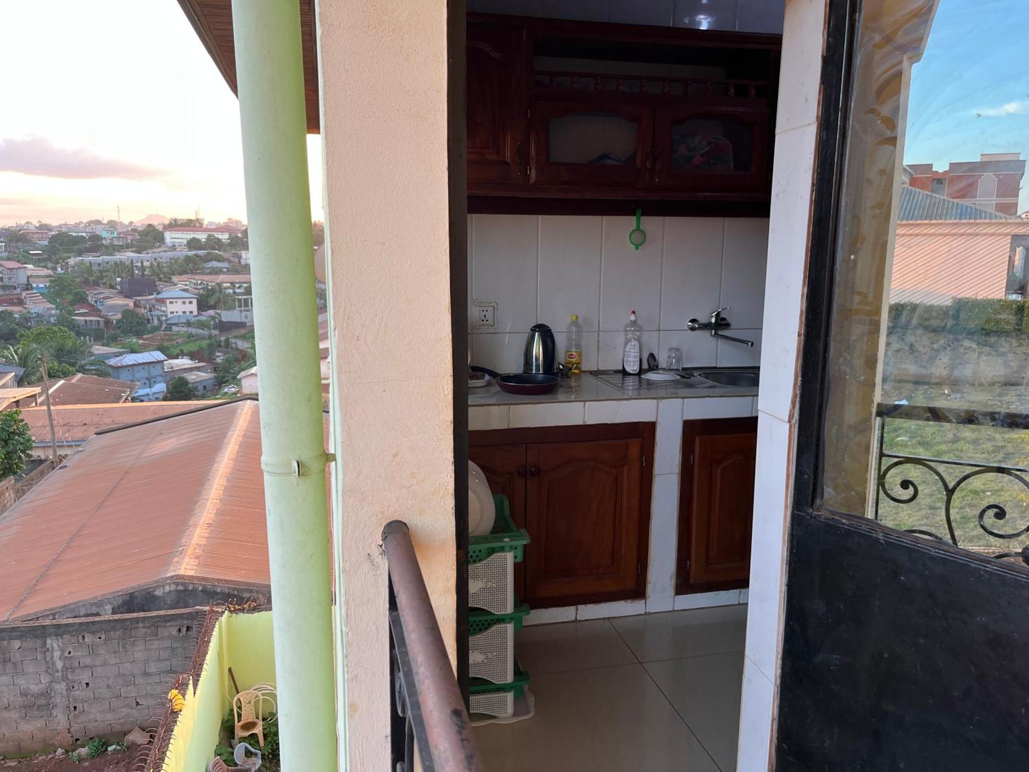 Appartement Moderne De 120M2 , Dote De Cameras De Surveying Et Situe A Maetur Nkomo, Un Quartier Residentiel ياوندي المظهر الخارجي الصورة